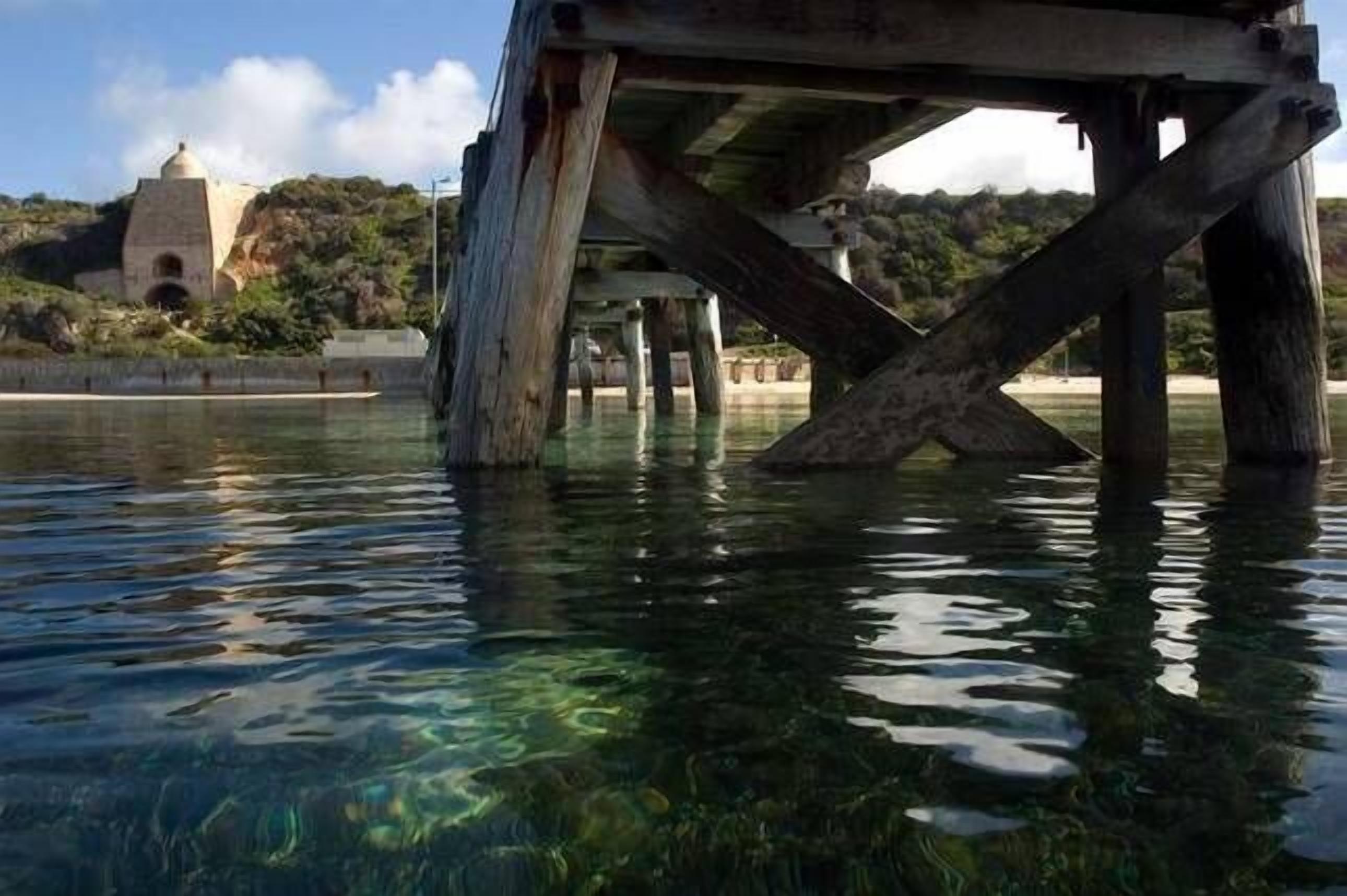 Peaceful family friendly accommodation close to the beach and jetty — image 7