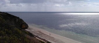 Peaceful family friendly accommodation close to the beach and jetty
