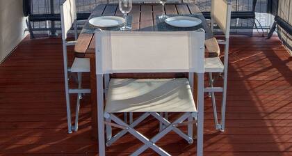 Peaceful family friendly accommodation close to the beach and jetty