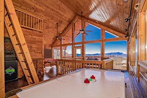 Games room - A Majestic View: Mtn views, Resort Pool, Home Theater, Games, near attractions! (Sevierville)