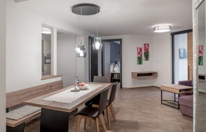 In-room dining - Corso Living (Soelden)