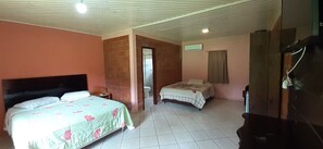 Family Chalet, Non Smoking | Free WiFi - Pousada Refugio do Lago (Lages)