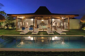 Outdoor pool, sun loungers