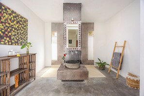 Interior - Villa Mutiara Putih by Optimum Bali, Central Seminyak, Walk to beach (Seminyak)