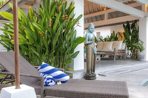 Property grounds - Villa Mutiara Putih by Optimum Bali, Central Seminyak, Walk to beach (Seminyak)