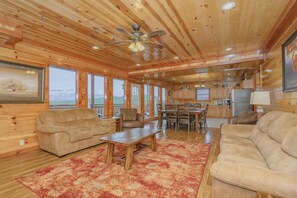 TV, fireplace, video games - Splash Manor: Indoor Pool, Spectacular Views, Theater, Games, near Attractions (Sevierville)