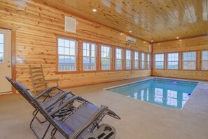 Pool - Splash Manor: Indoor Pool, Spectacular Views, Theater, Games, near Attractions (Sevierville)