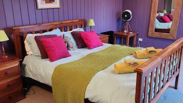 4 bedrooms, iron/ironing board, free WiFi, bed sheets