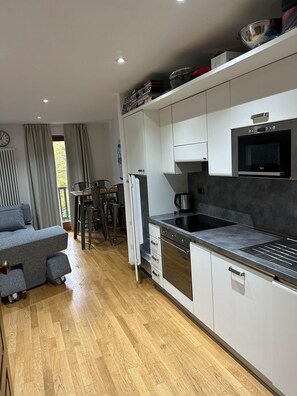 Microwave, oven, dishwasher, toaster