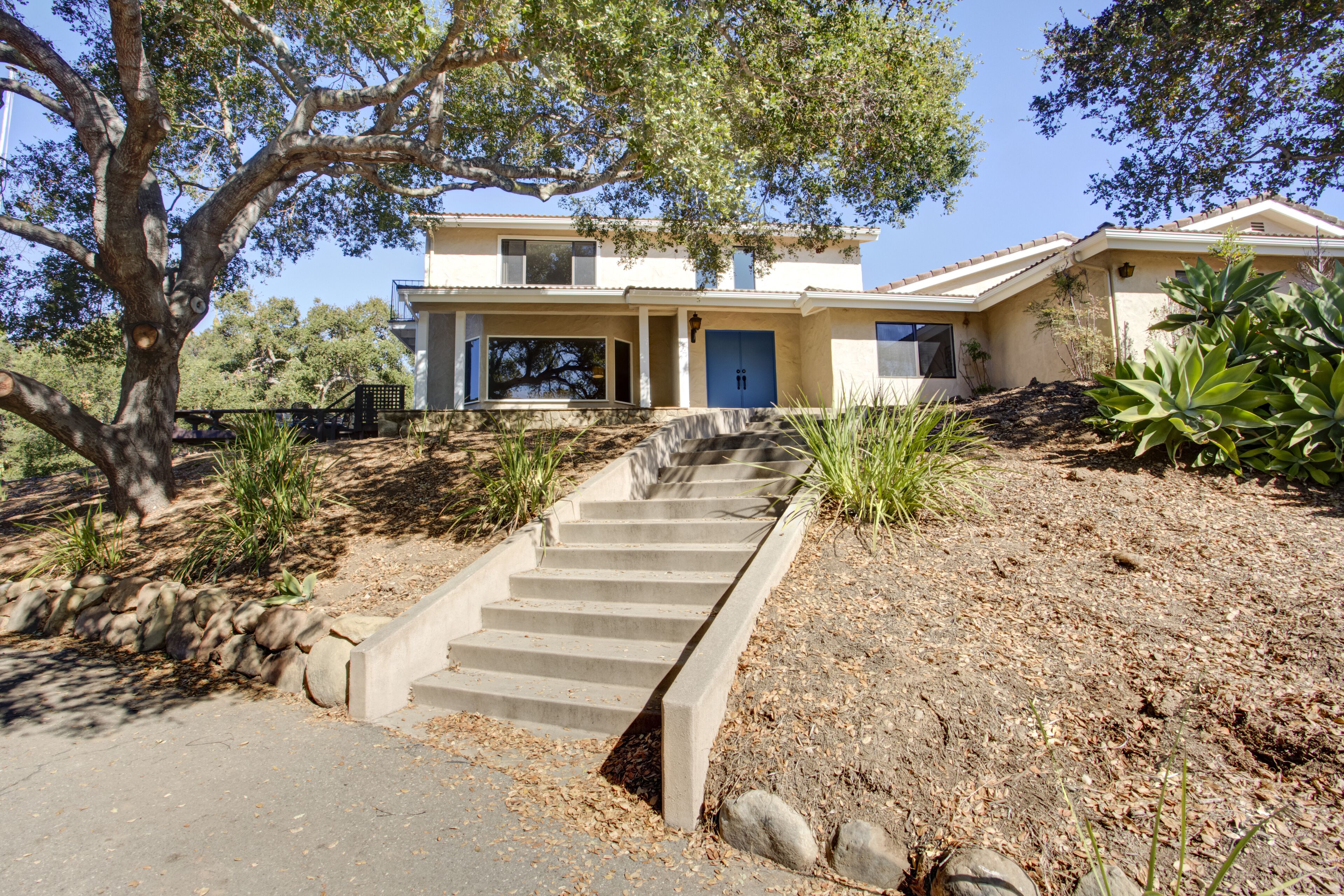 Attractive 2800 sq ft, 4 Bedroom 3 Bath Home 10 guest max. Absolutely no parties