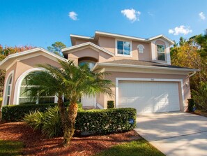 Exterior - Luxurious with Privacy in 5 Bedroom with Private Pool by Florida Dream Homes (Kissimmee)
