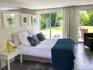 Decoración personalizada, muebles diferentes y escritorio