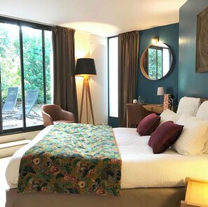 Kahden hengen huone, terassi (1) | Yksilöllisesti sisustettu, yksilöllisesti kalustettu, työpöytä