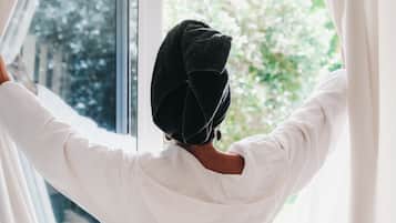 Suite, niet-roken | Individueel gedecoreerd, individueel gemeubileerd, een bureau