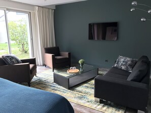 Decoración personalizada, muebles diferentes y escritorio