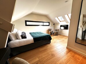 Doppelzimmer, Gartenblick (3) | Individuell dekoriert, individuell eingerichtet, Schreibtisch