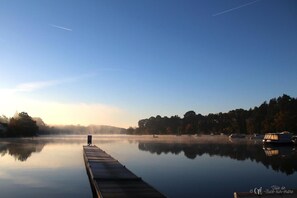 Indoor pool, outdoor pool, open 8:00 AM to 8:00 PM, pool umbrellas - Les Arbres Rouges (Suce-sur-Erdre)