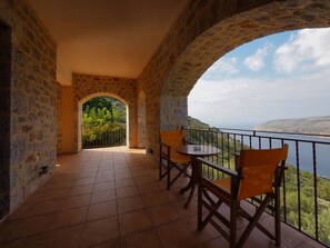 Chambre double, balcon, vue sur la mer | Terrasse/patio