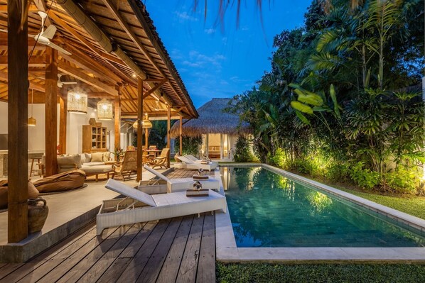 Outdoor pool, pool loungers