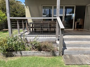 Outdoor dining - Barwon Bliss Beach House (Barwon Heads)