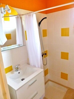 Bathroom - Domaine du Balbuzard (Condat-en-Combraille)
