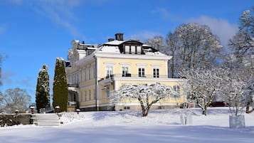 Fachada de la propiedad