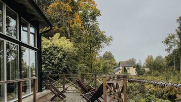 Bastu, kroppsbehandlingar, massage med varma stenar och klassisk massage