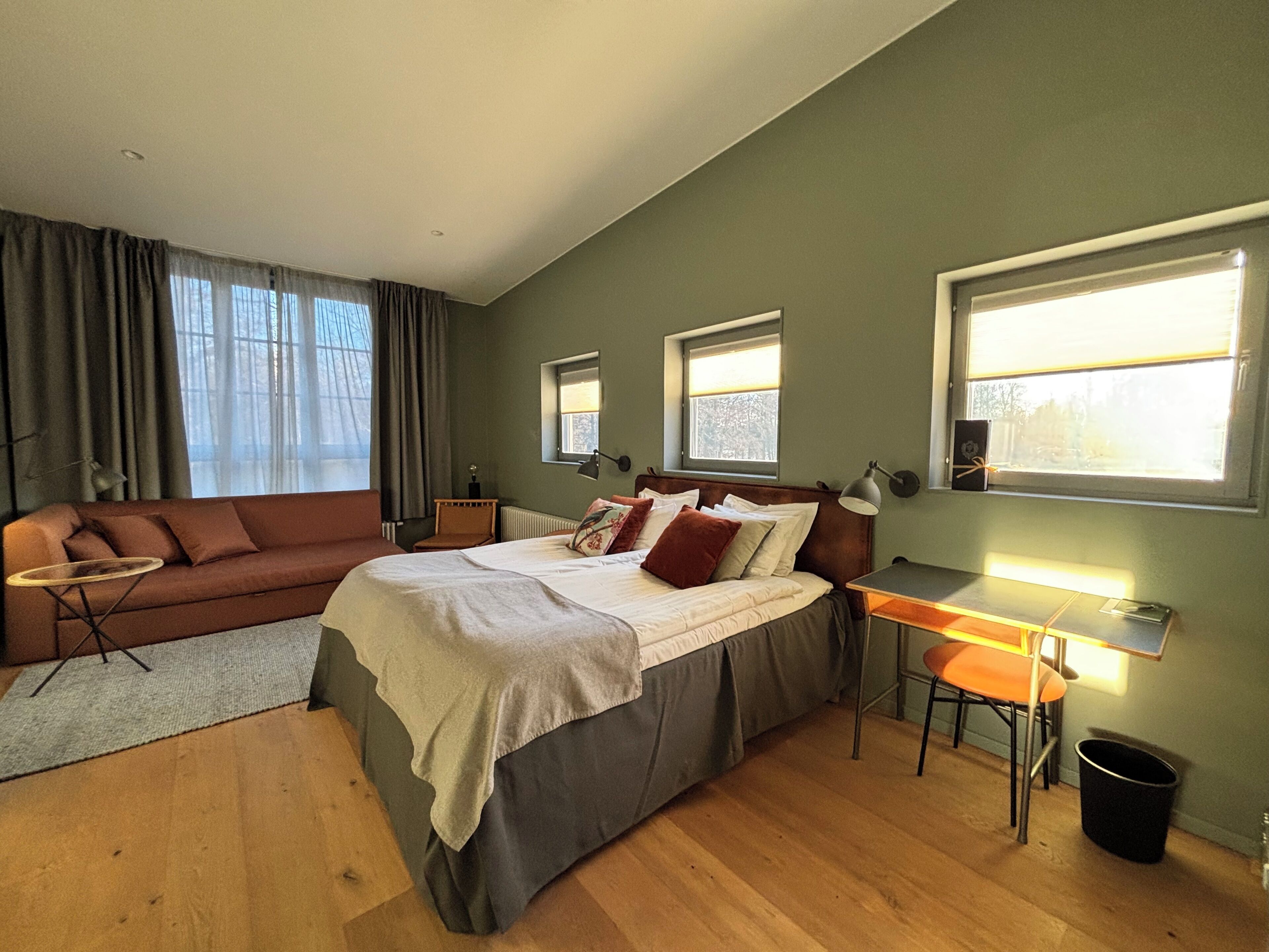 Double Room | Individually decorated, individually furnished, desk, laptop workspace