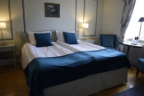 Dobbeltrom | Individuelt dekorert, individuelt innredet og skrivebord