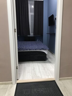 Kamar Double Basic | Area keluarga | TV layar datar