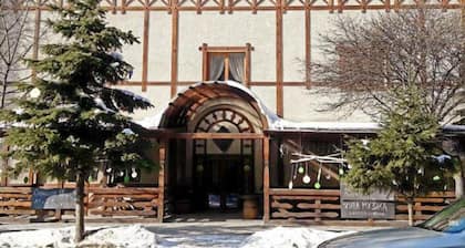 Eco Hostel DROVA
