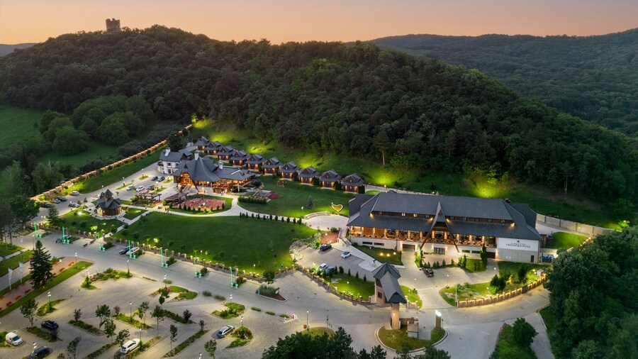 Etno Naselje Vrdnička Kula