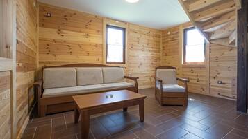 Bungalow (1) | 1 bedroom, in-room safe, blackout drapes, soundproofing