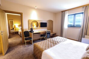 Family Twin Room | In-room safe, blackout curtains, soundproofing, bed sheets - Etno Naselje Vrdnička Kula (Vrdnik)