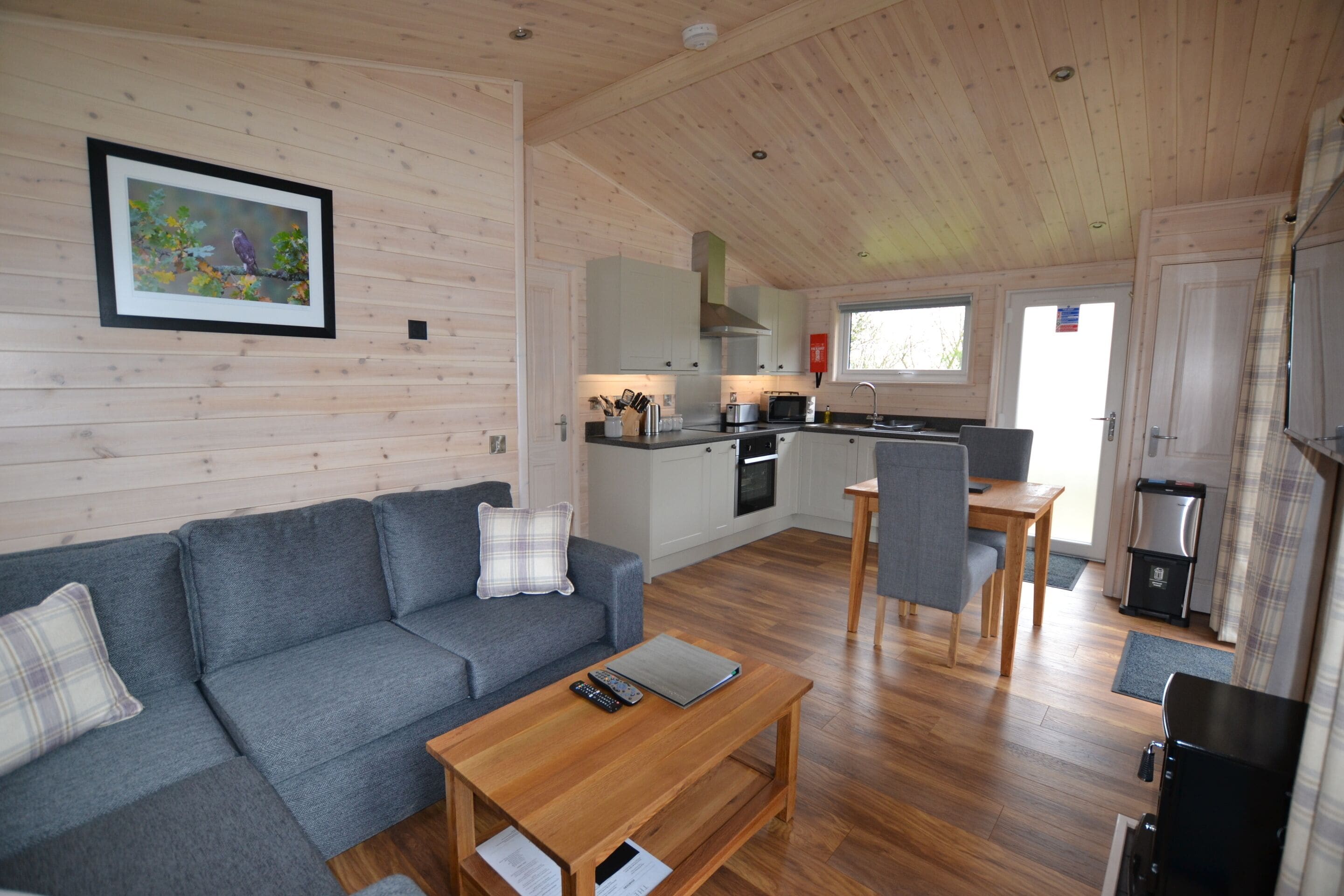 Superior appartement, en-suite badkamer, uitzicht op meer (Sparrowhawk Lodge)