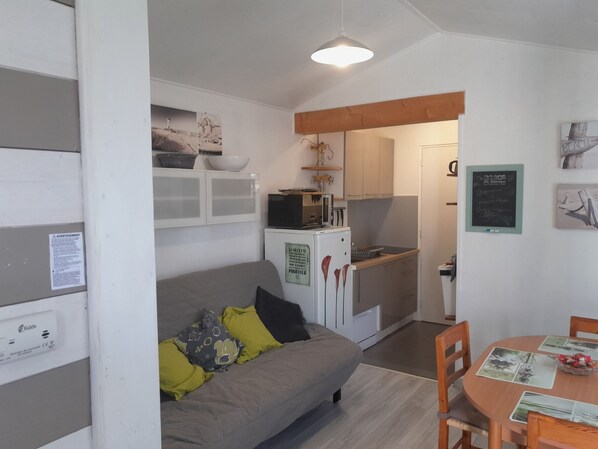 Family Cottage, Garden View (Gite de france 2 epis) | Lounge - Beau T2 Tharon (Saint-Michel-Chef-Chef)