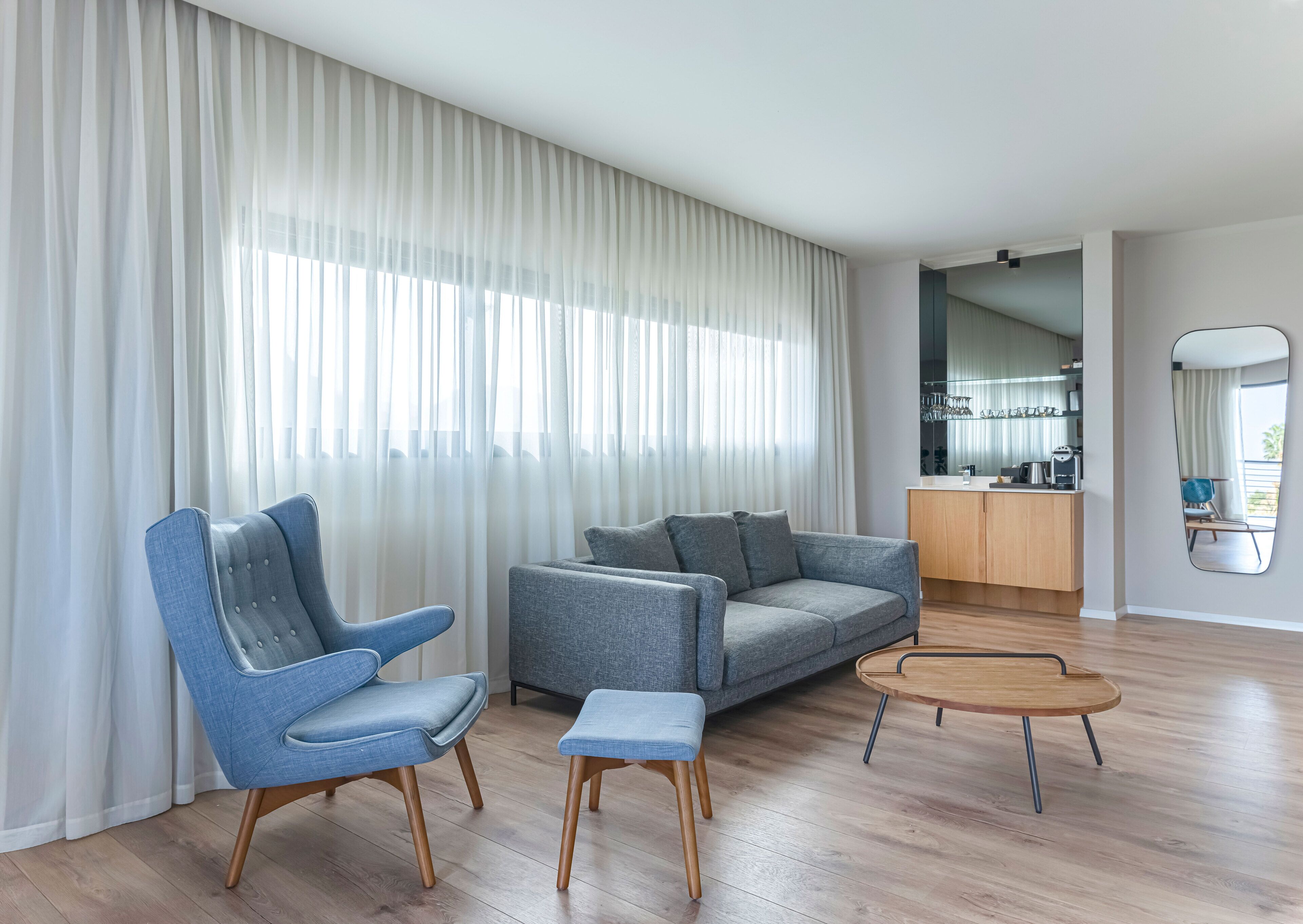 總統開放式套房 | 客廳 | 32 吋智能電視連有線電視頻道、電視