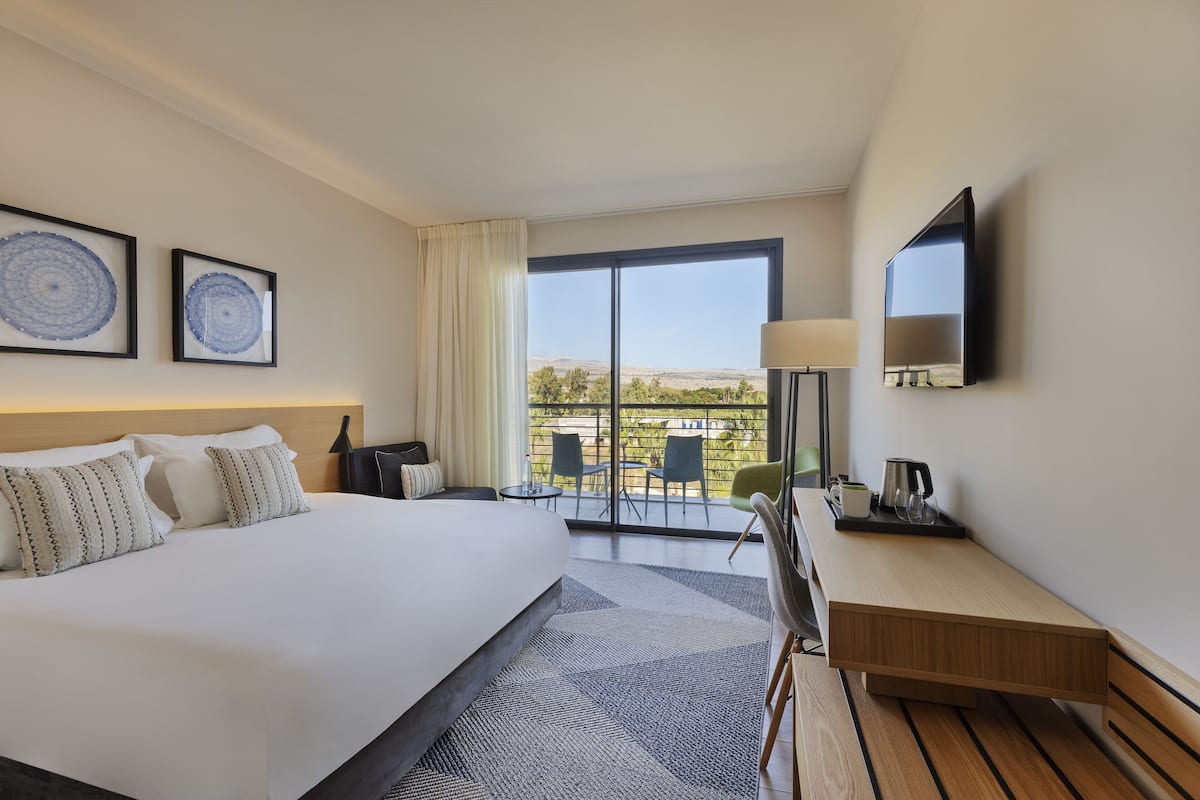 Minibar, in-room safe, desk, soundproofing