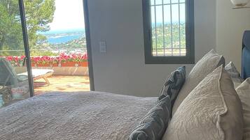 6 dormitorios, tabla de planchar con plancha, wifi gratis y ropa de cama