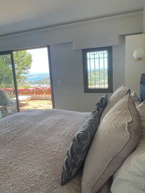 6 habitaciones, tabla de planchar con plancha y wifi gratis