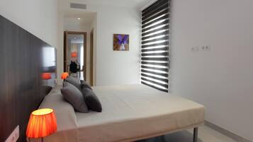 1 slaapkamer, een strijkplank/strijkijzer, internet, beddengoed