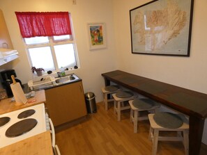 تقديم الإفطار والغداء والعشاء