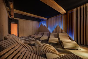 Sauna, hot tub, steam room, body treatments, aromatherapy