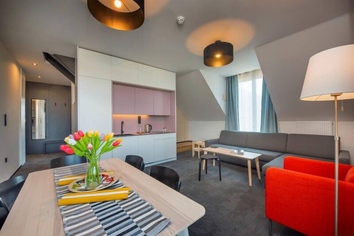 Exclusive Apartment | 1 bilik tidur, meja, langsir/tirai gelap terus, Wi-fi percuma