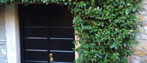 Entrée de l’hébergement