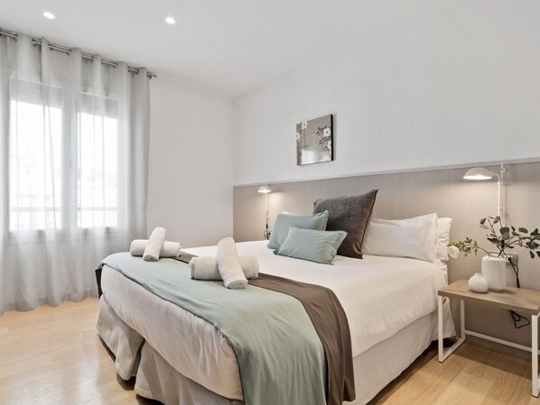 1 bedroom, iron/ironing board, Internet, bed sheets - One-bedroom apartment comfortable and cosy (Barcelona)