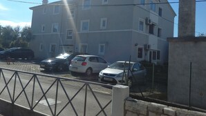 Front of property - Apartment Lynda (Umag)