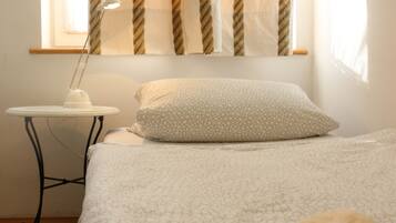 Budget Hostel Rooms - Shared Facilities - Bath & Kitchen | 1 Schlafzimmer, Daunenbettdecken, individuell dekoriert