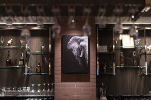 Bar (on property) - Empress Premier Hotel (Chiang Mai)
