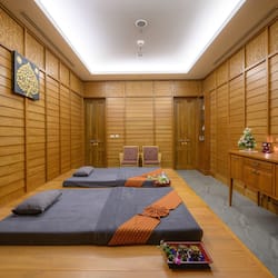 Soins corporels, soins d'aromathérapie, massages suédois, massages thaïs